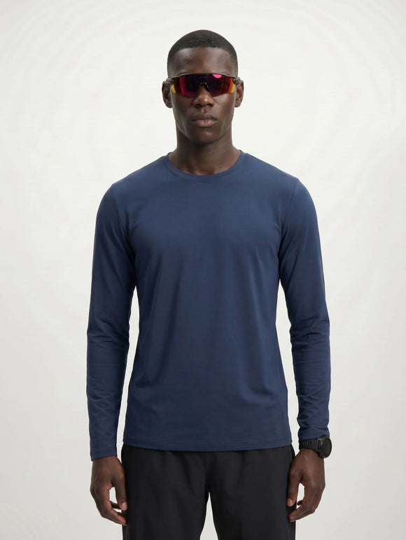 BVM TP TEE 009 NVY 03 half body front